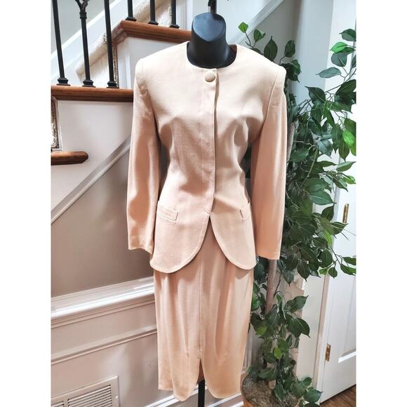 VTG New Classics Casual Corner Beige Single Breasted Blazer& Skirt 2 Pc's Suit 4 - Picture 1 of 13